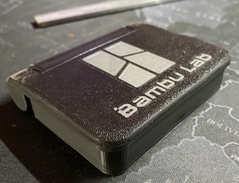 Print-in-place box with magnetic lid
