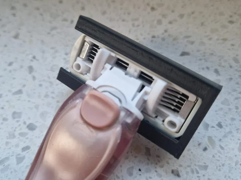 Razor cover for Wilkinson Intuition Complete