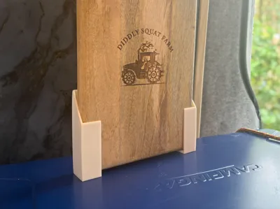 Chopping board holder