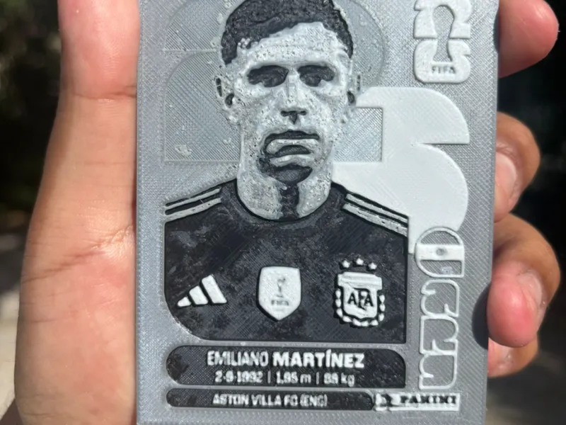 Sticker panini Dibu Martinez 2026