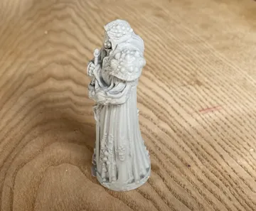 Escenografía en miniatura: Corrupted Grimdark Hooded Guardian Statue Terrain — vista de referencia 4