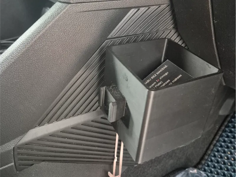 Dacia Youclip sīklietu kaste.