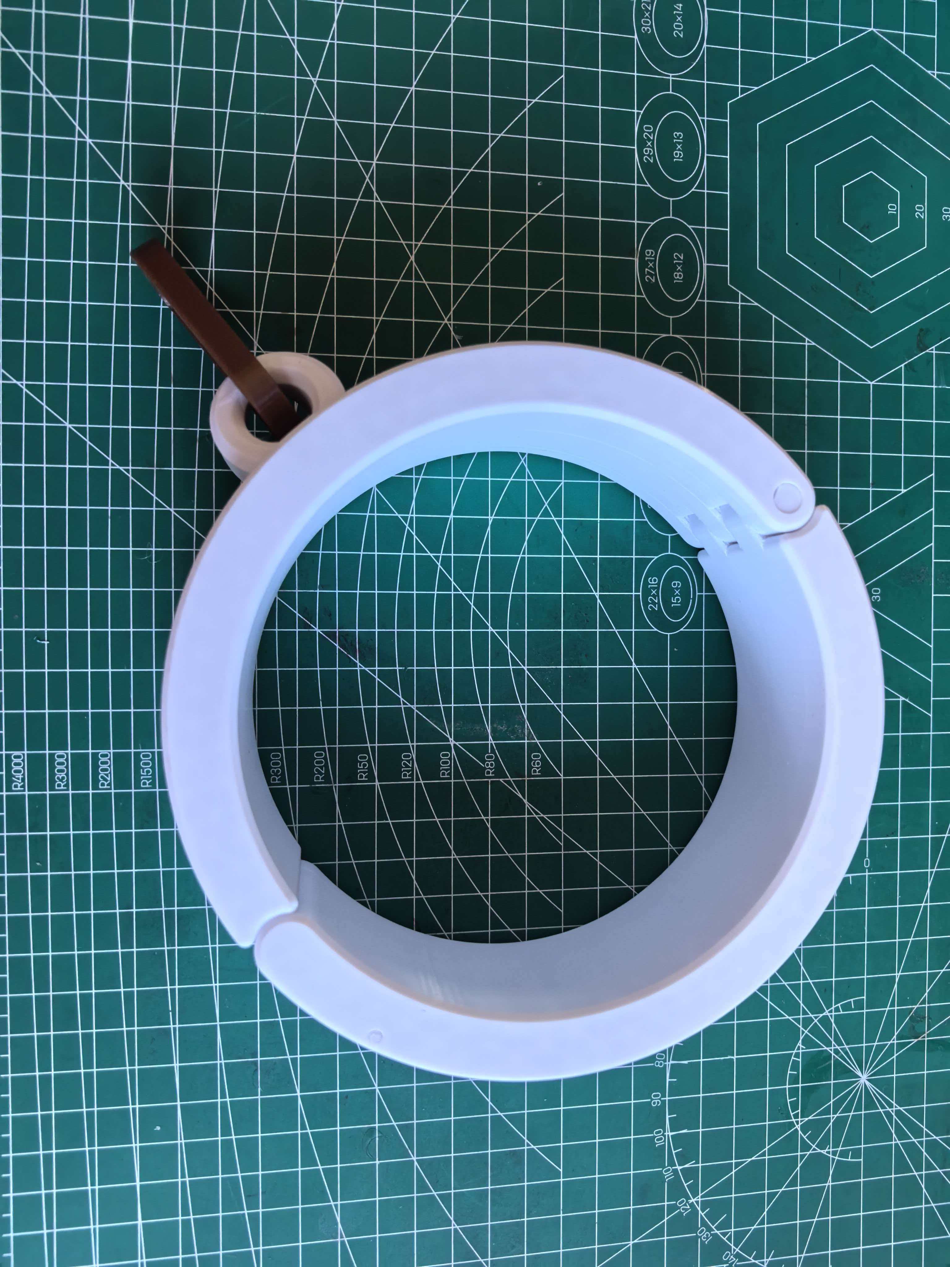 Miniatura 2 do modelo 3D 3款按扣项圈，130-140内直径圈口，