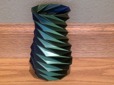 twisty vase
