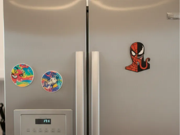 Spider-Man vs Venom - Dual Face Fridge Magnet