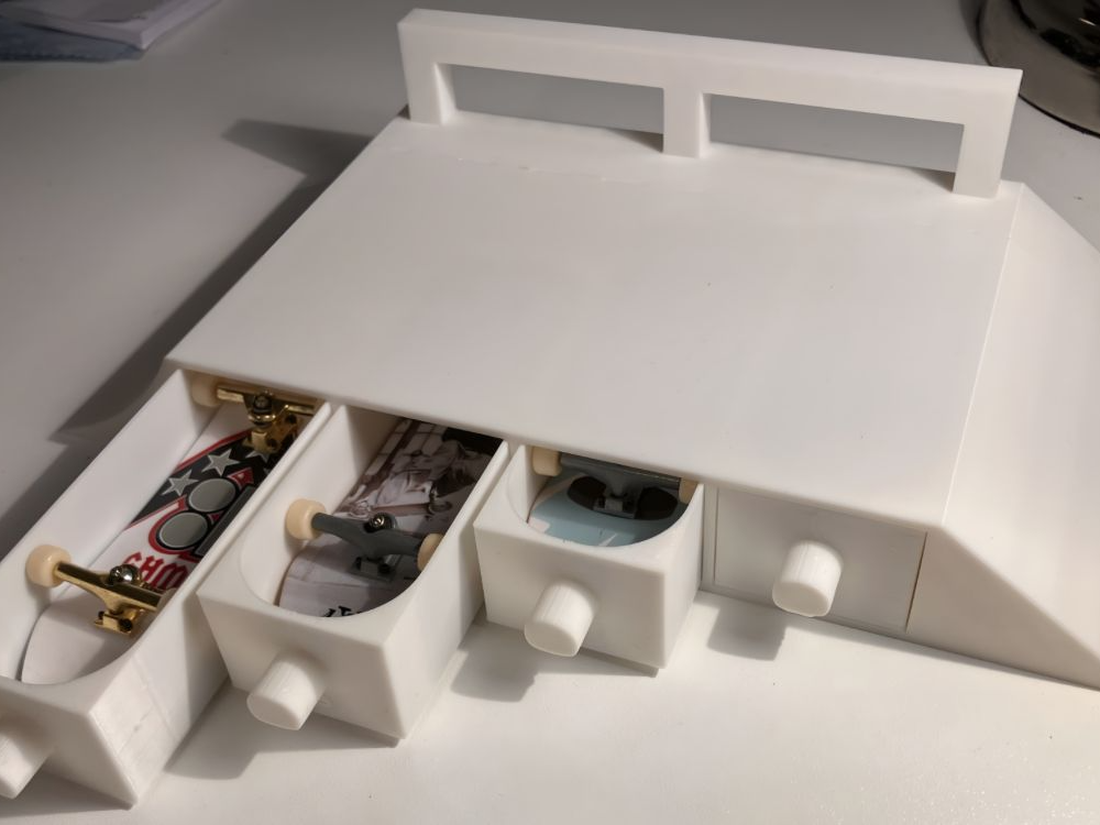 Miniatura 1 do modelo 3D Tech Deck Ramp