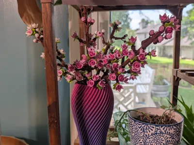spiraling vase