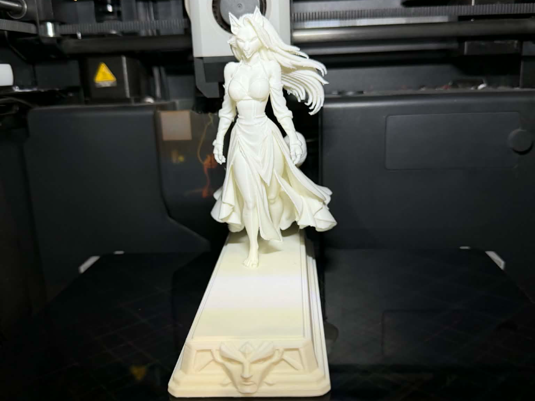 Loona wolf inspired model