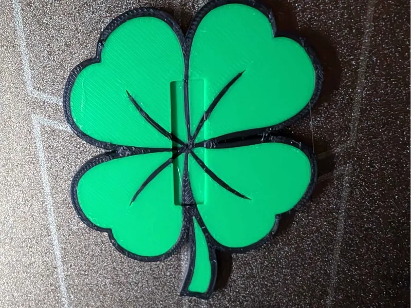 4 Leaf clover Badge