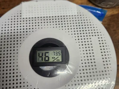 Rectangular mini hygrometer spool adapter