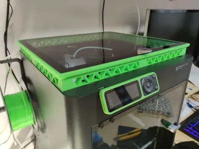 P1S and P1P glass riser with triangular pattern