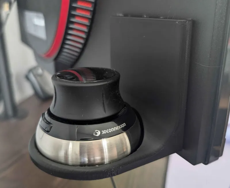 3DConnexion SpaceMouse behind monitor mount