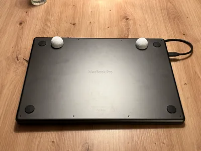 Laptop foot