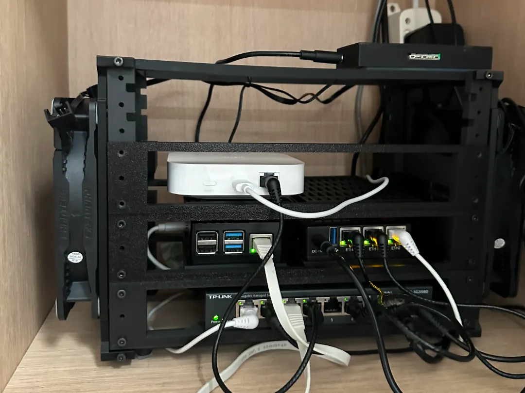 10U rack with 2 14mm PWM variable speed fans - Free 3D Print Model ...