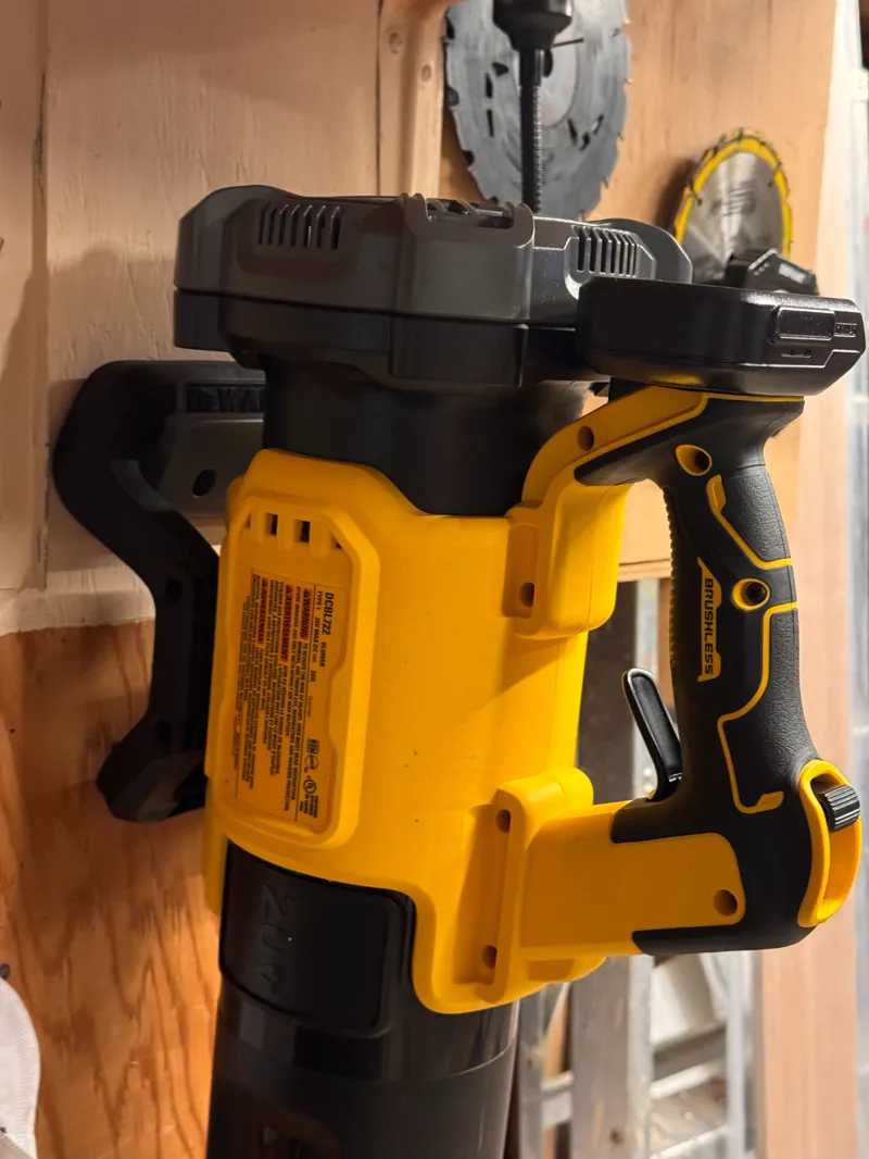 Dewalt 20v blower / trimmer wall hanger