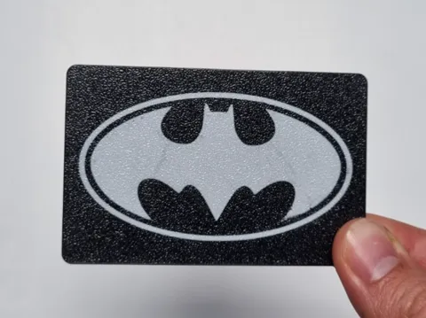 Soporte: Batman Credit Card Holder – Tap to Pay — referencia de MakerWorld