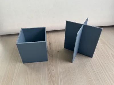 Pencil holder with removable partitions 2  or 4