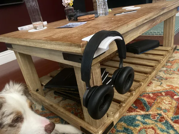 Support casque pour bord de table
