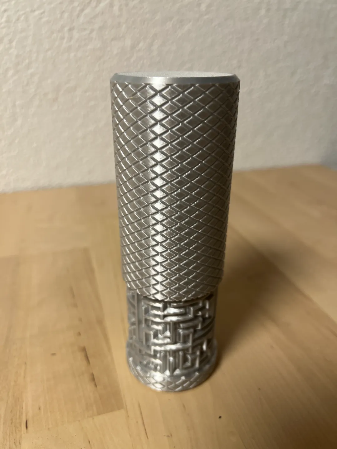 Puzzle Maze with knurled style. view 4