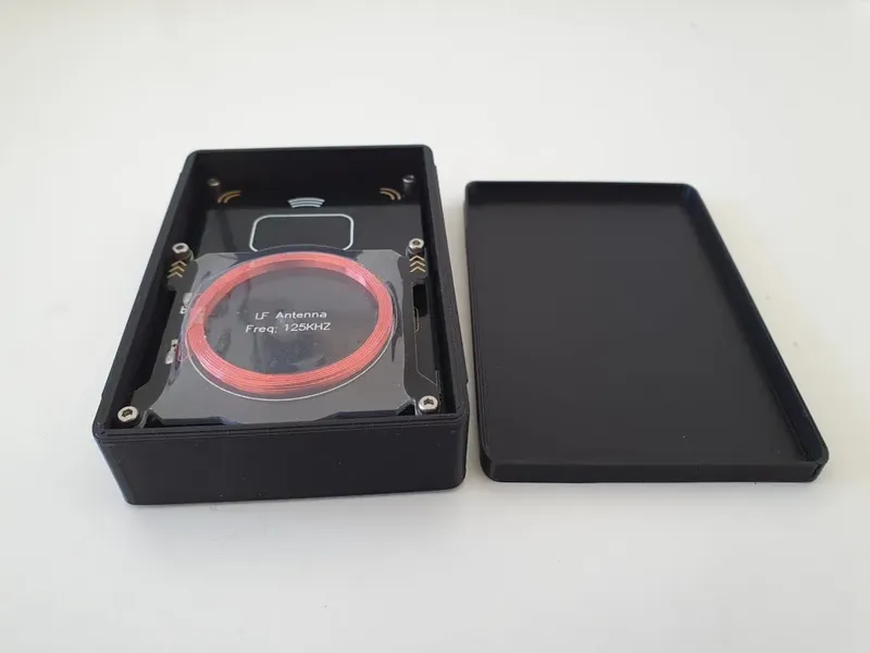 Proxmark 3 easy box