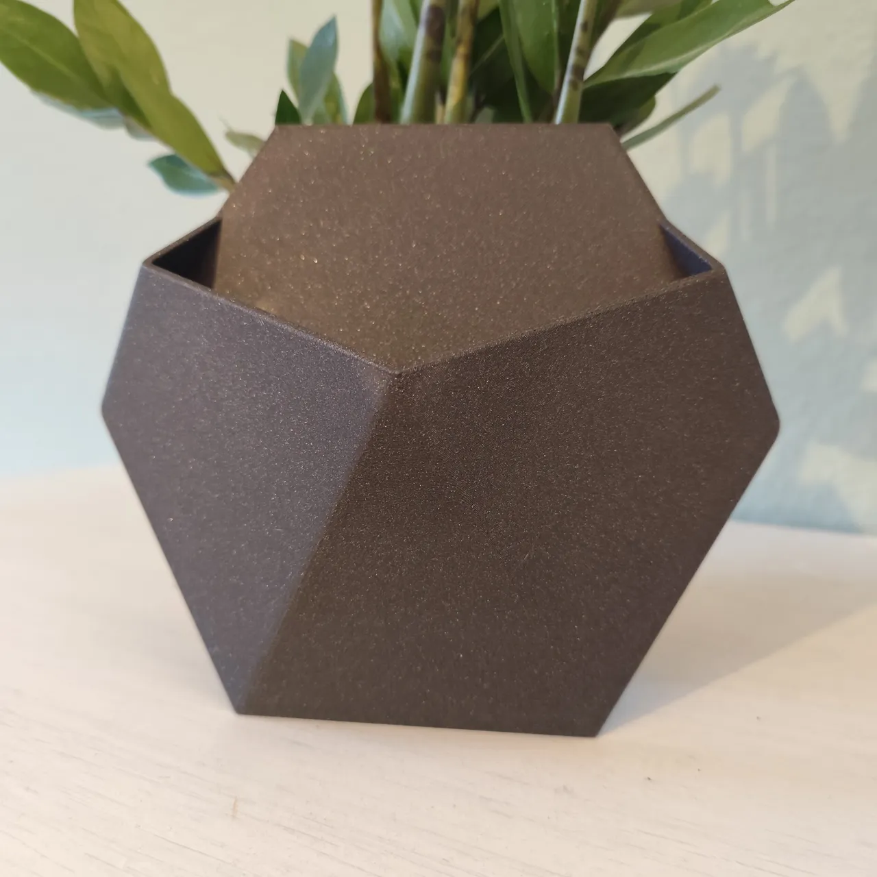 Wall-Mounted Minimalist Plant Pot "Stealth" view 2