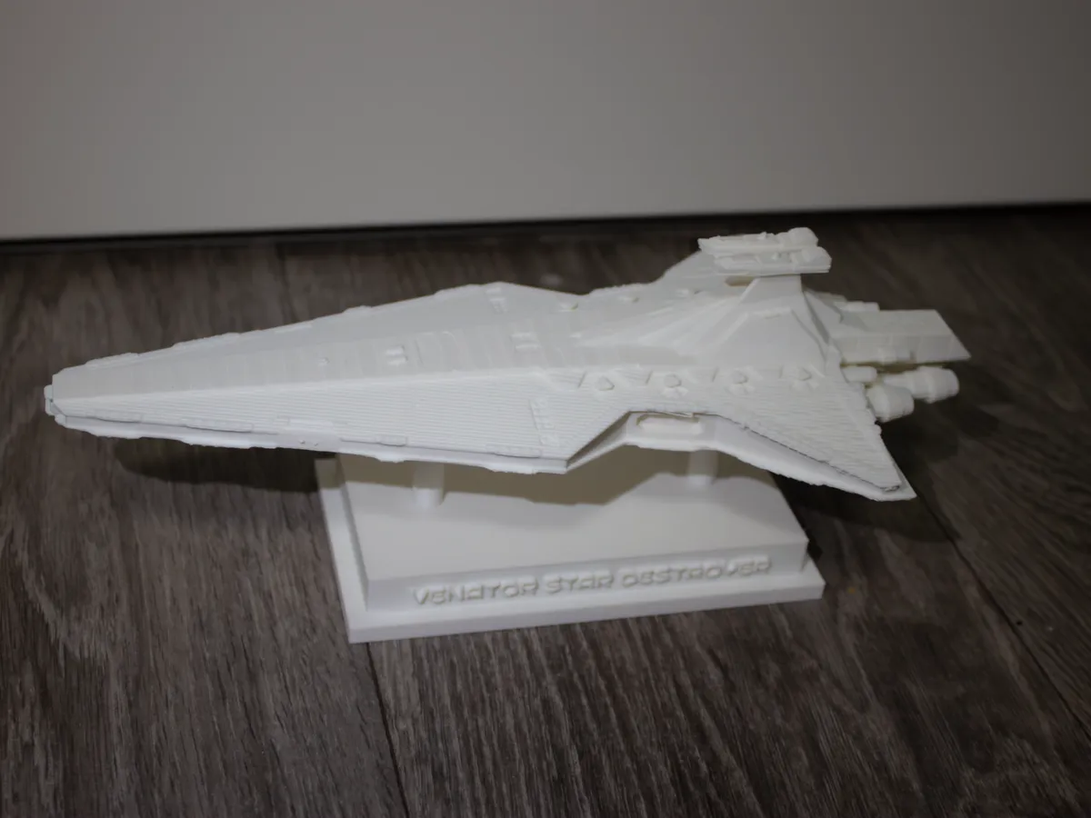 Star Wars : Destroyer stellaire Venator avec socle