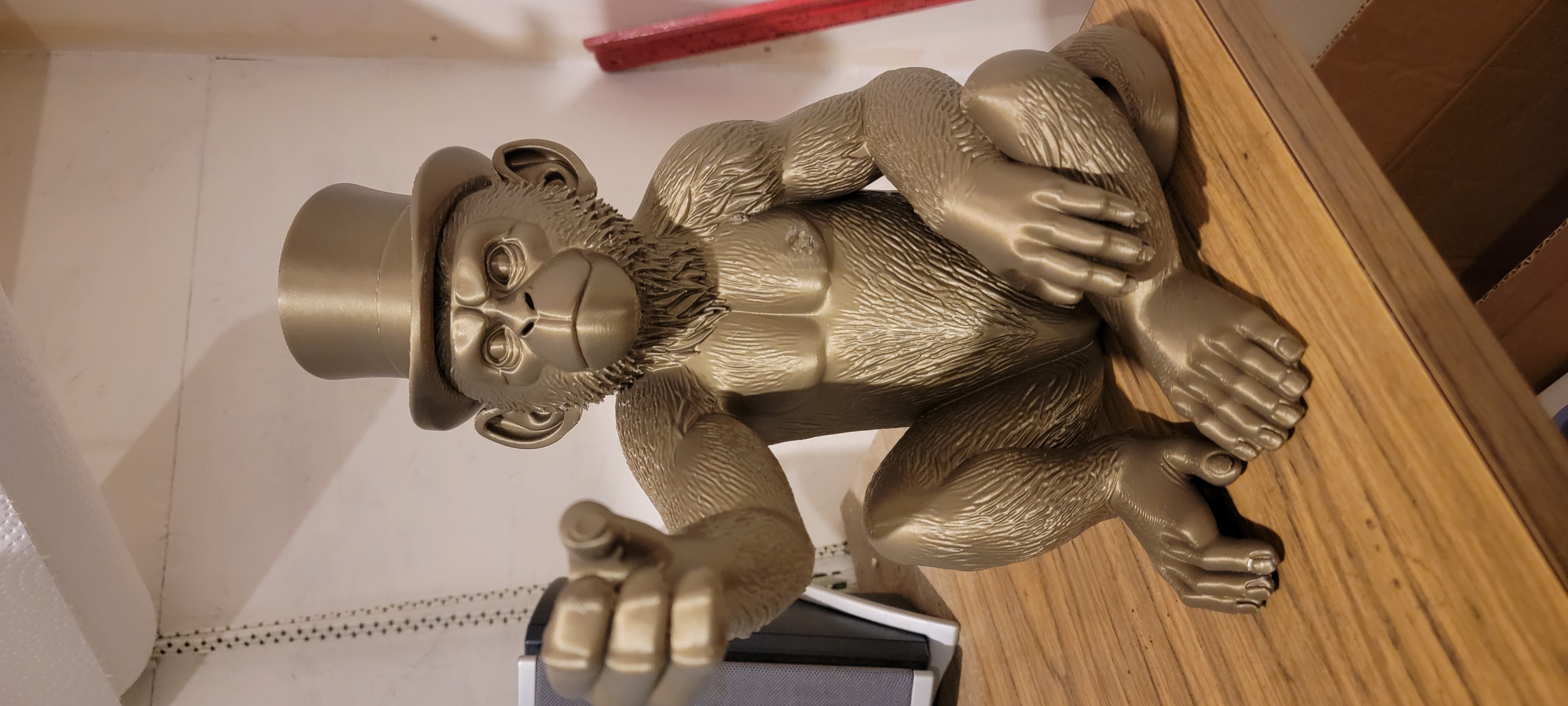 Miniatura 5 do modelo 3D Metallic Monkey Lamp