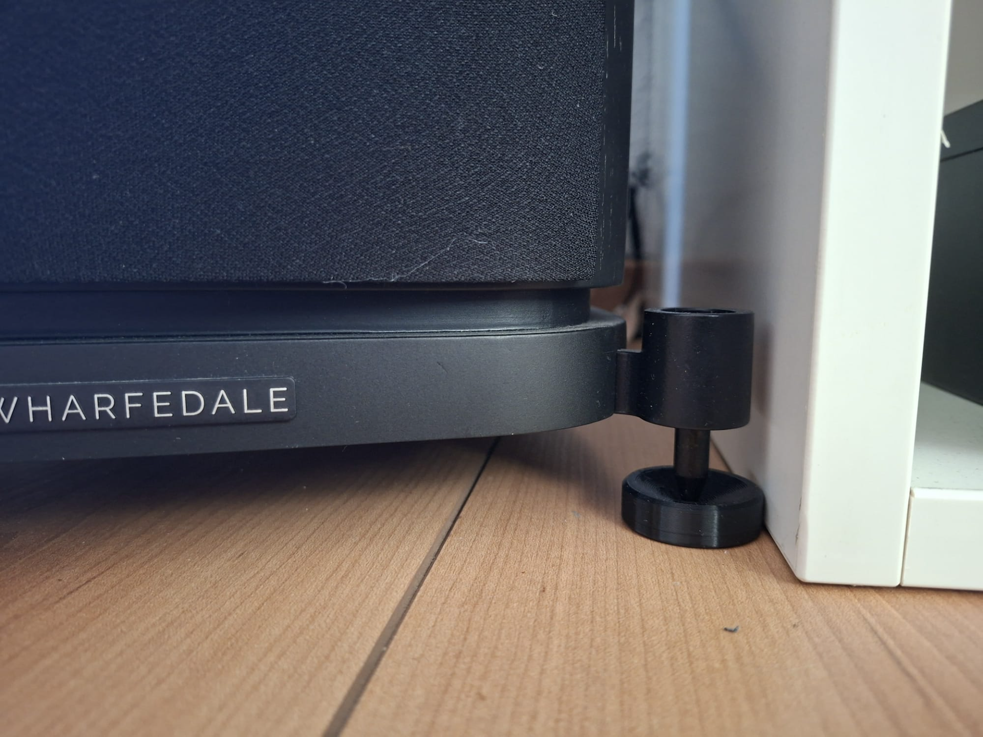 Wharfdale Evo 4 Foot / Stand