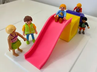 Air de jeu avec toboggan pour Playmobil