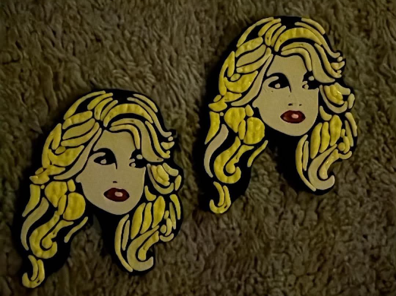 Knit Earrings Dolly Parton - 1