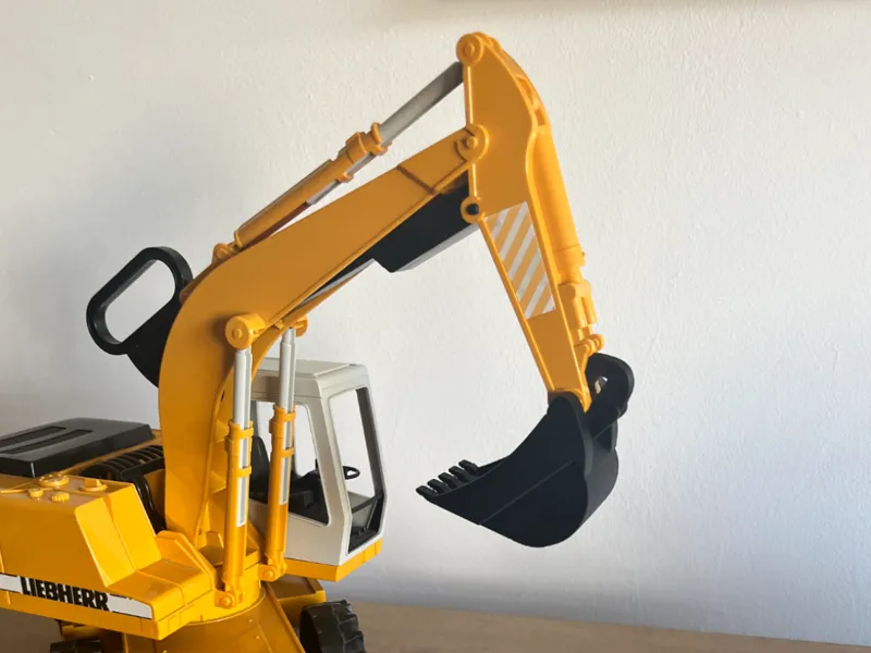 Bruder excavator (2426) bucket