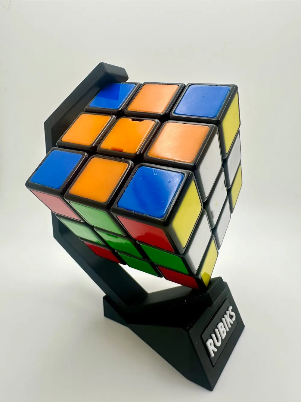 Rubik's Cube Spinning Display Stand - Free 3D Print Model - MakerWorld