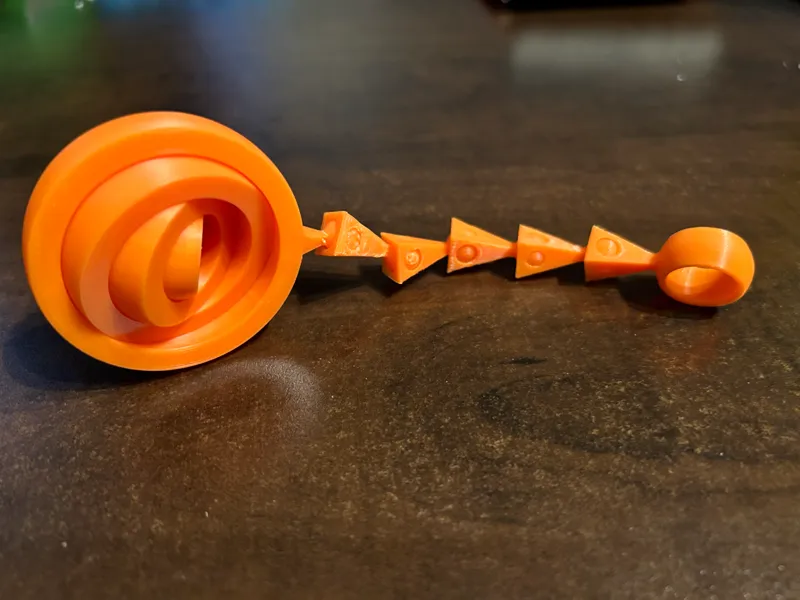 Triangle Chain Gyro Spinner
