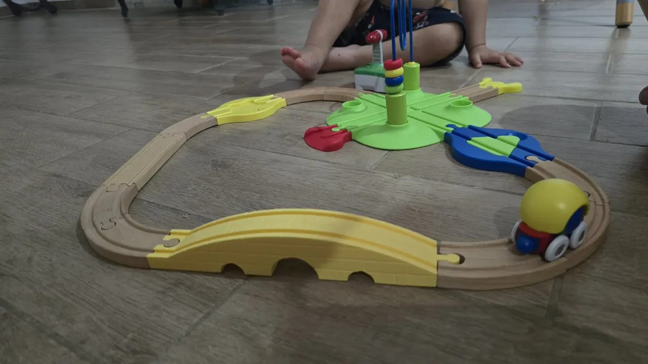 Pont pour circuit de train bois BRIO/IKEA/LILABO view 4