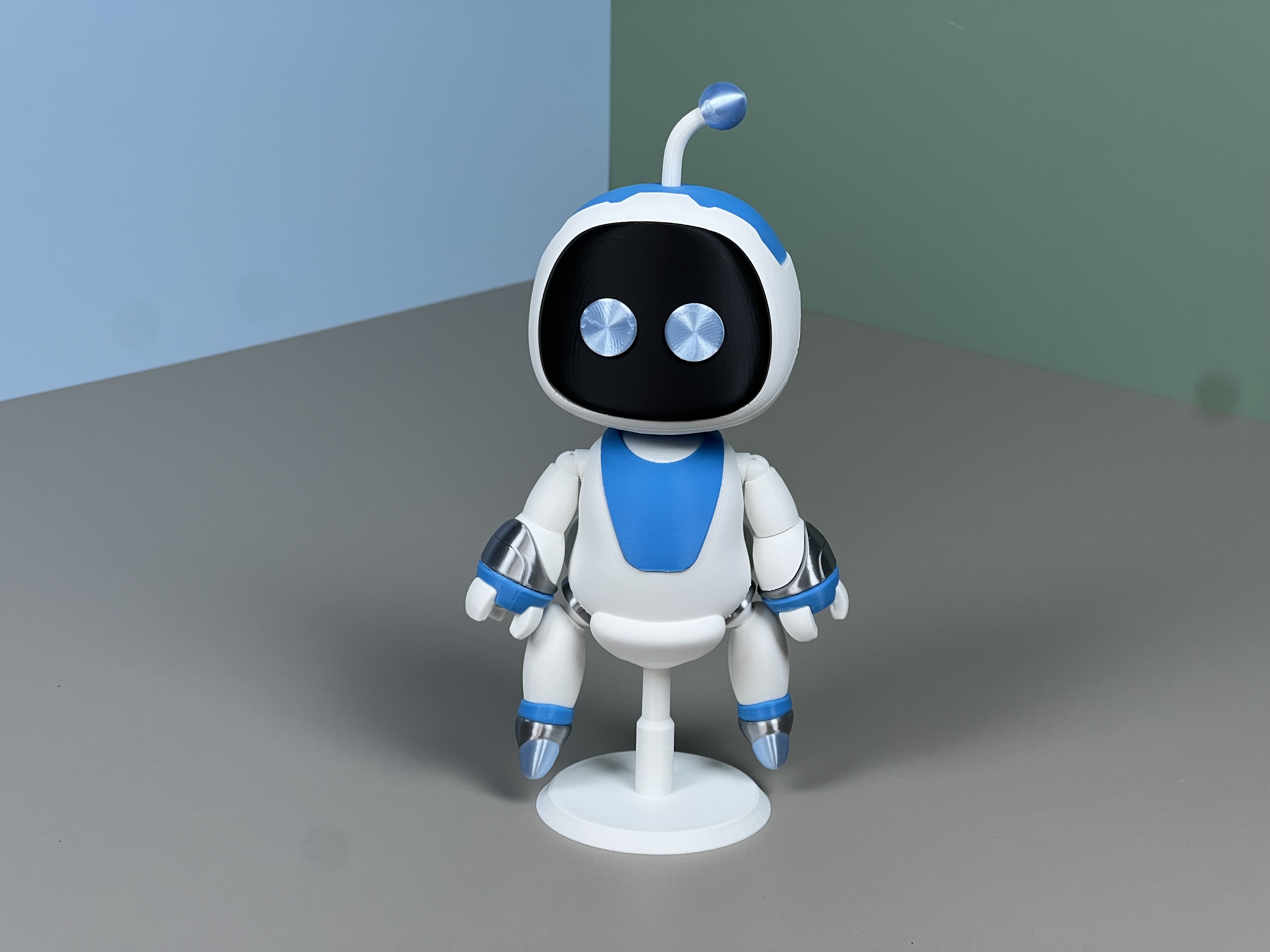 Astro Bot - Articulated, Magnetic Interchangeable Face/Multi-Part