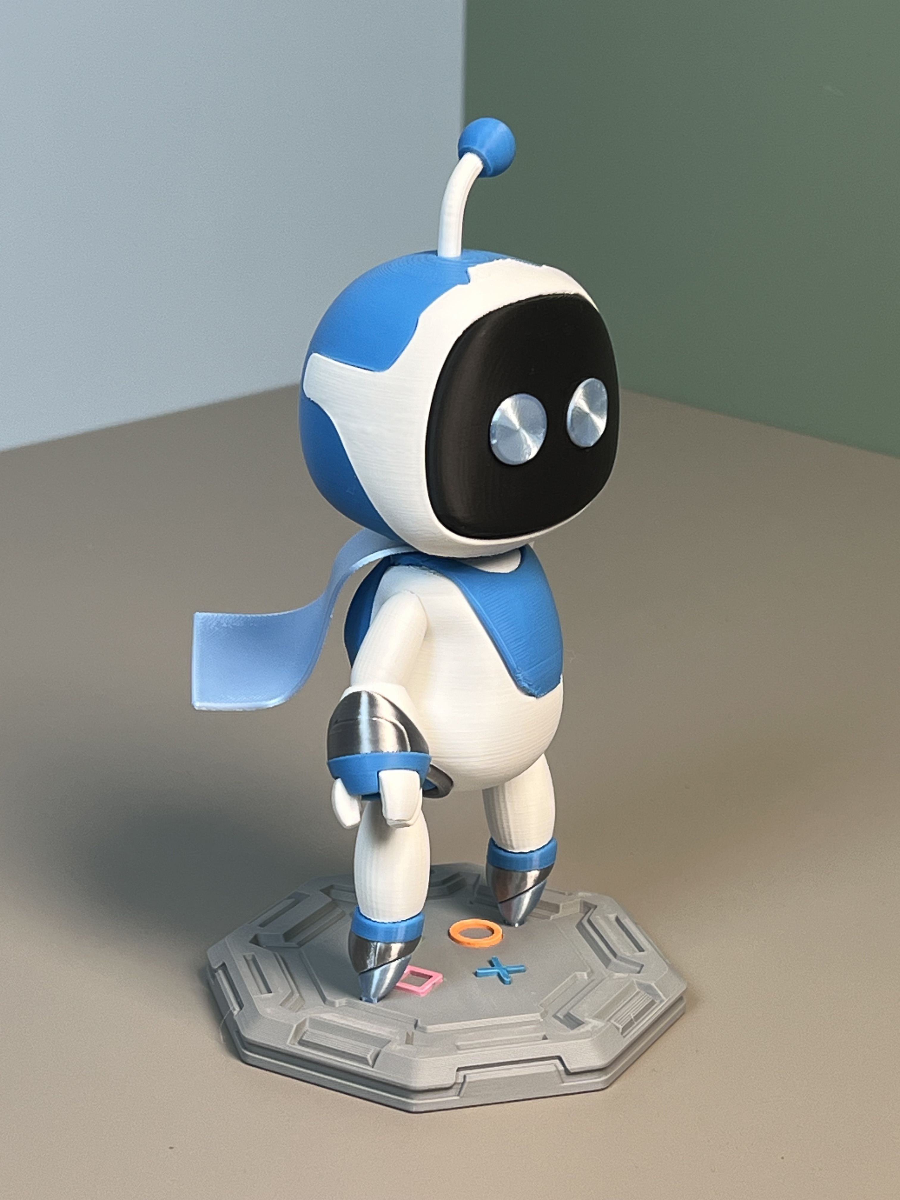 Astro Bot - Articulated, Magnetic Interchangeable Face/Multi-Part