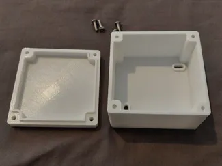 Junction box with lid