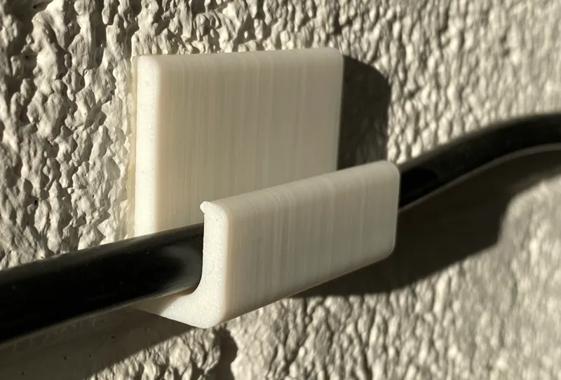 Parametric cable holder (FreeCAD)
