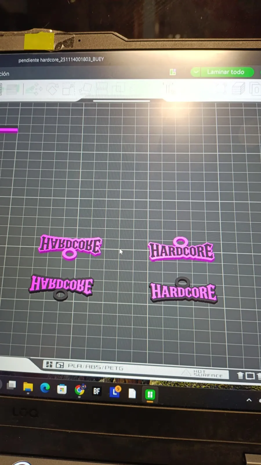 Pendientes HARDCORE (Llavero) view 2