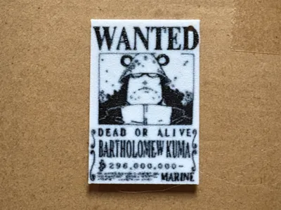 LLAVERO ONE PIECE WANTED KUMA