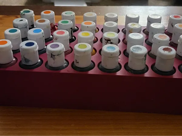 Support pour 32 flacons de colorant alimentaire