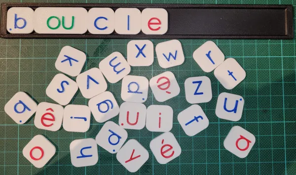 Lettres mobiles pour apprentissage