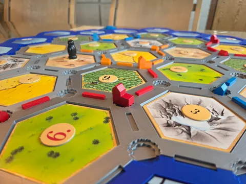 Organizador: The Magnetic Catan Board Where Nothing Falls Over — referencia de MakerWorld
