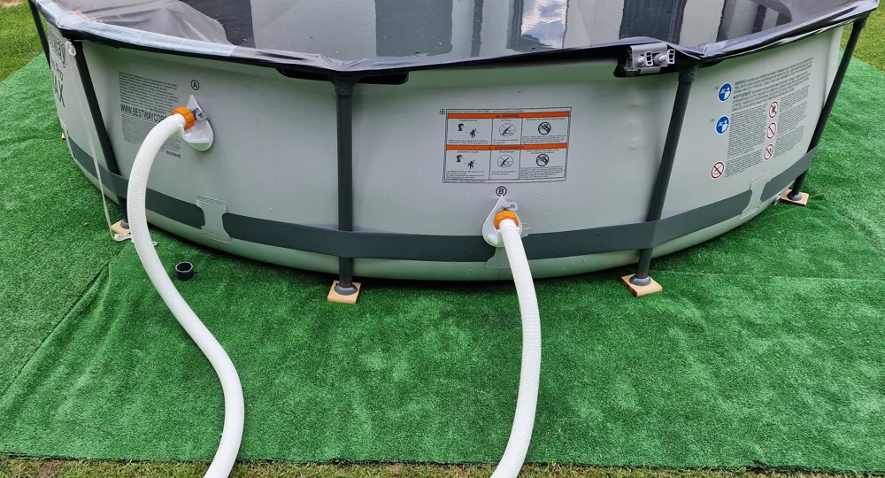 Pool hose/pipe holder for Bestway/Intex pool by zavaz MakerWorld