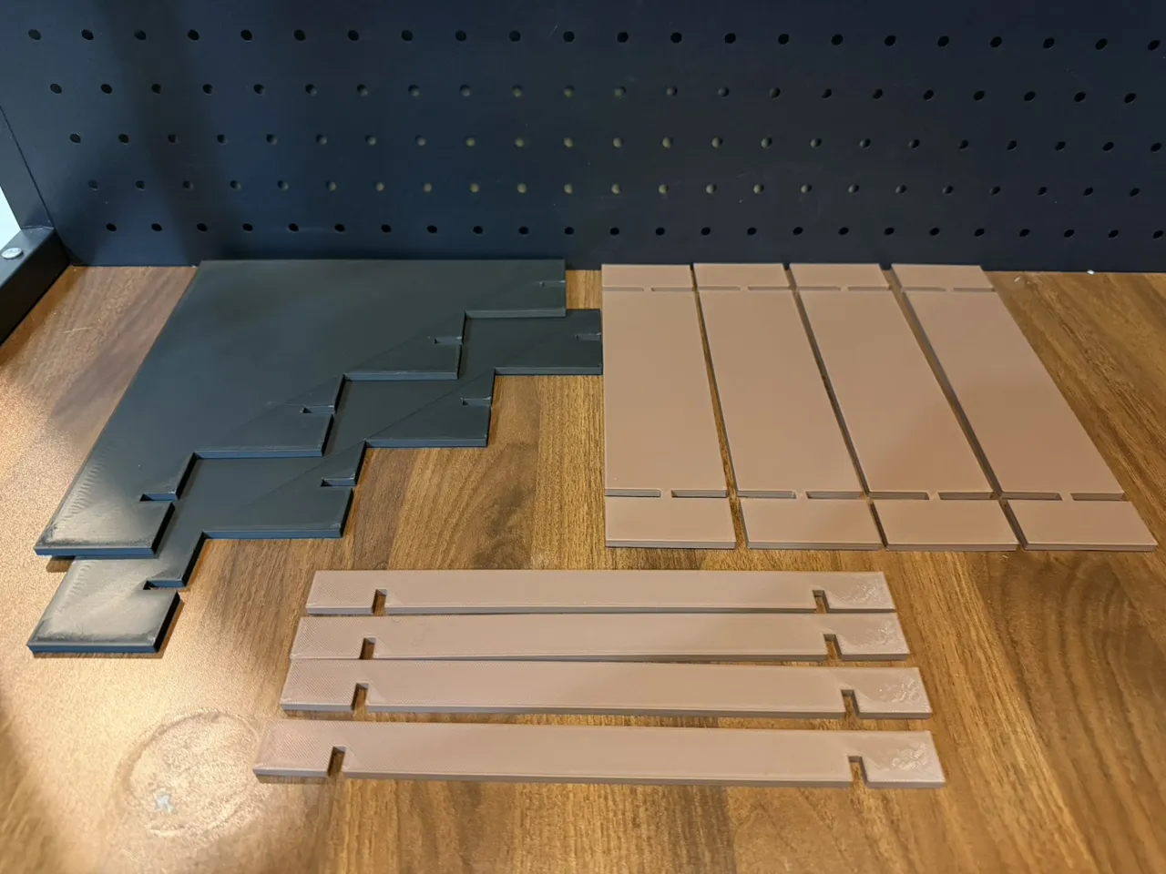 Modular Bench: Glue-Free Fast-Print & Robust Stand view 2