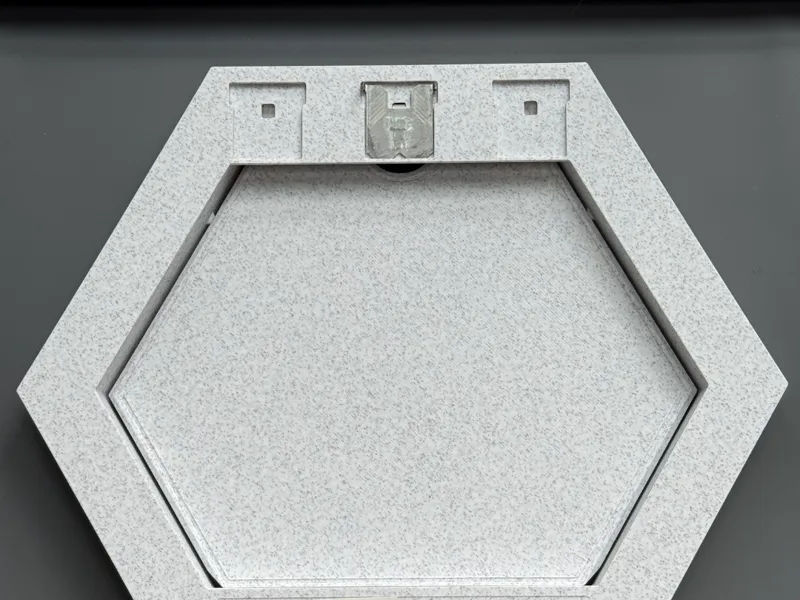 3m Claw compatible folding hex shelf