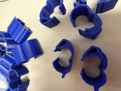 clips compatible with Omlet chicken runs