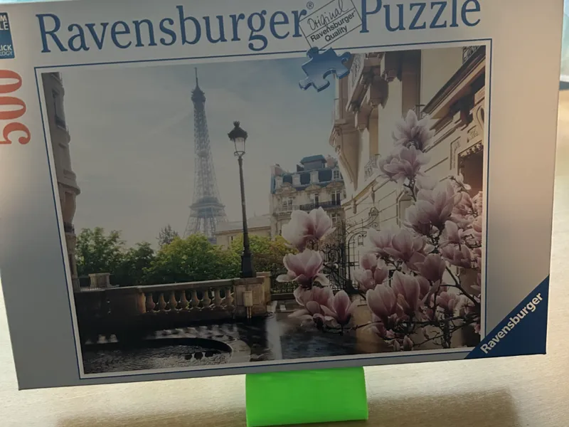 puzzel box stand