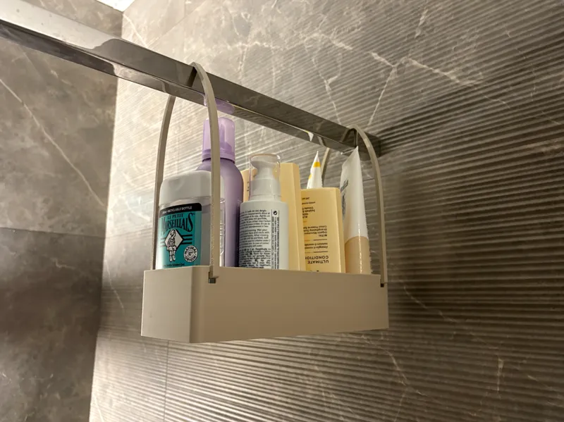 Simple hanging shower caddy