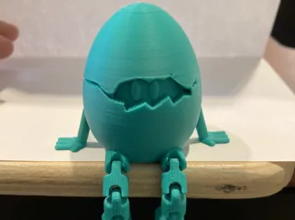Oeuf articulé fissuré